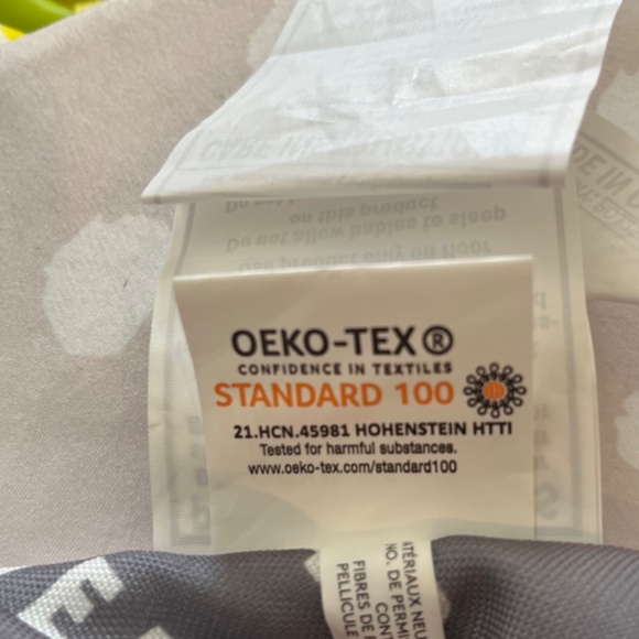 Lovevery Activity Mat - Picture 13 of 13